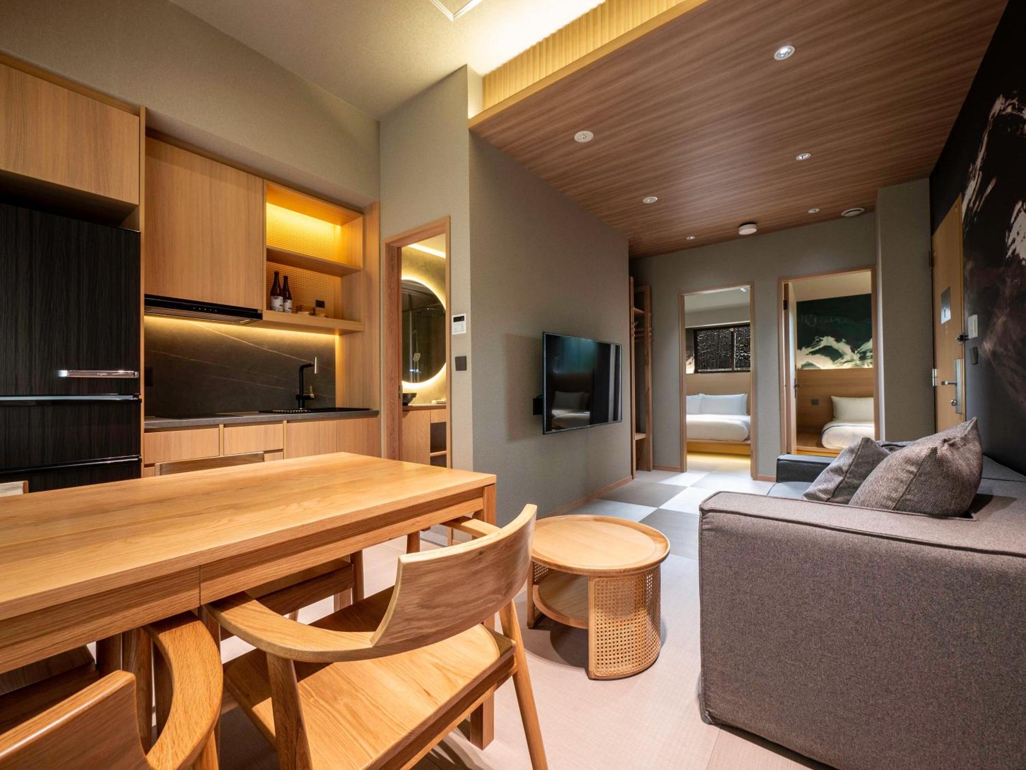 Ski Inn Hakuba, Iwatake Екстер'єр фото