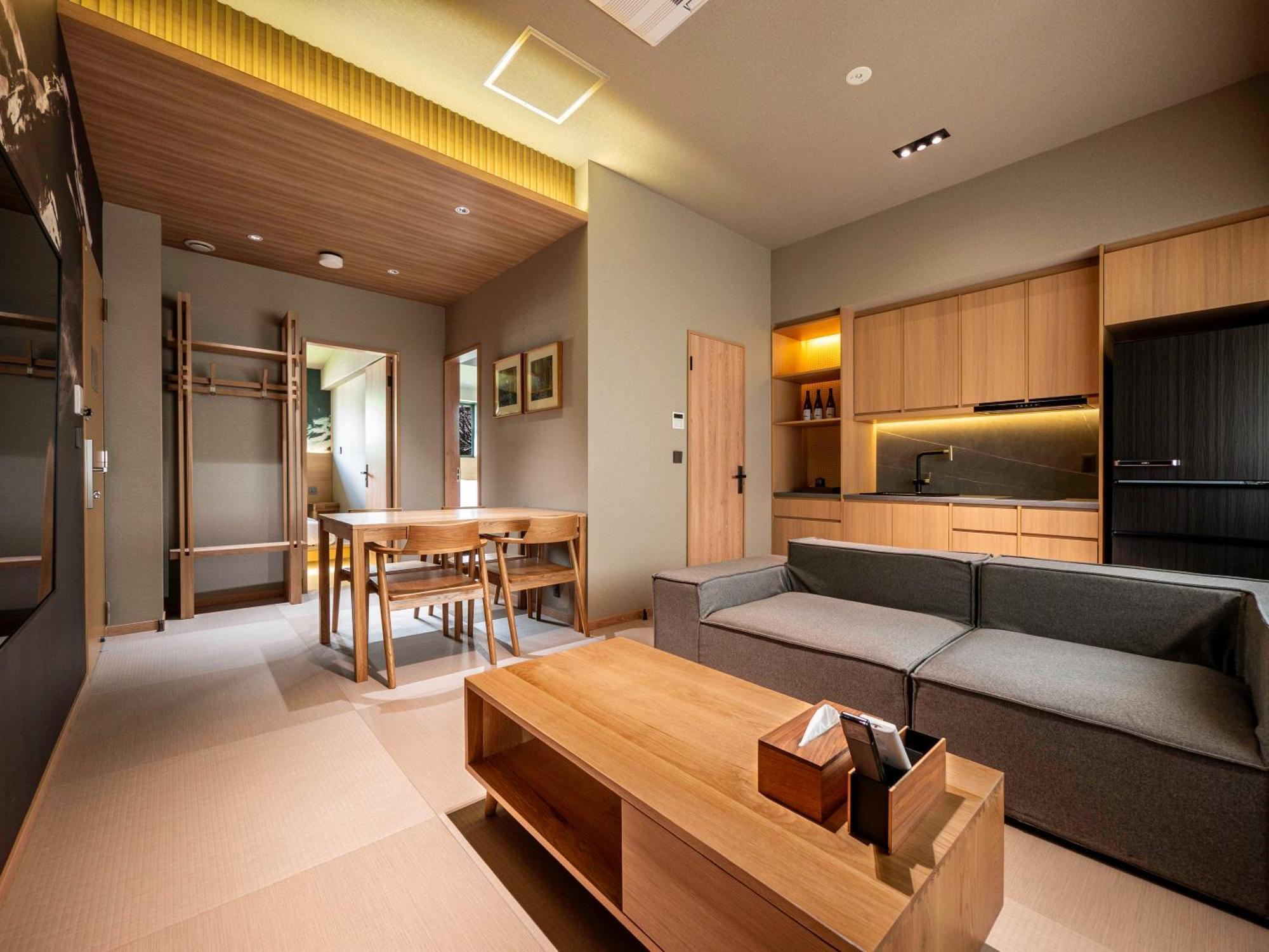 Ski Inn Hakuba, Iwatake Екстер'єр фото