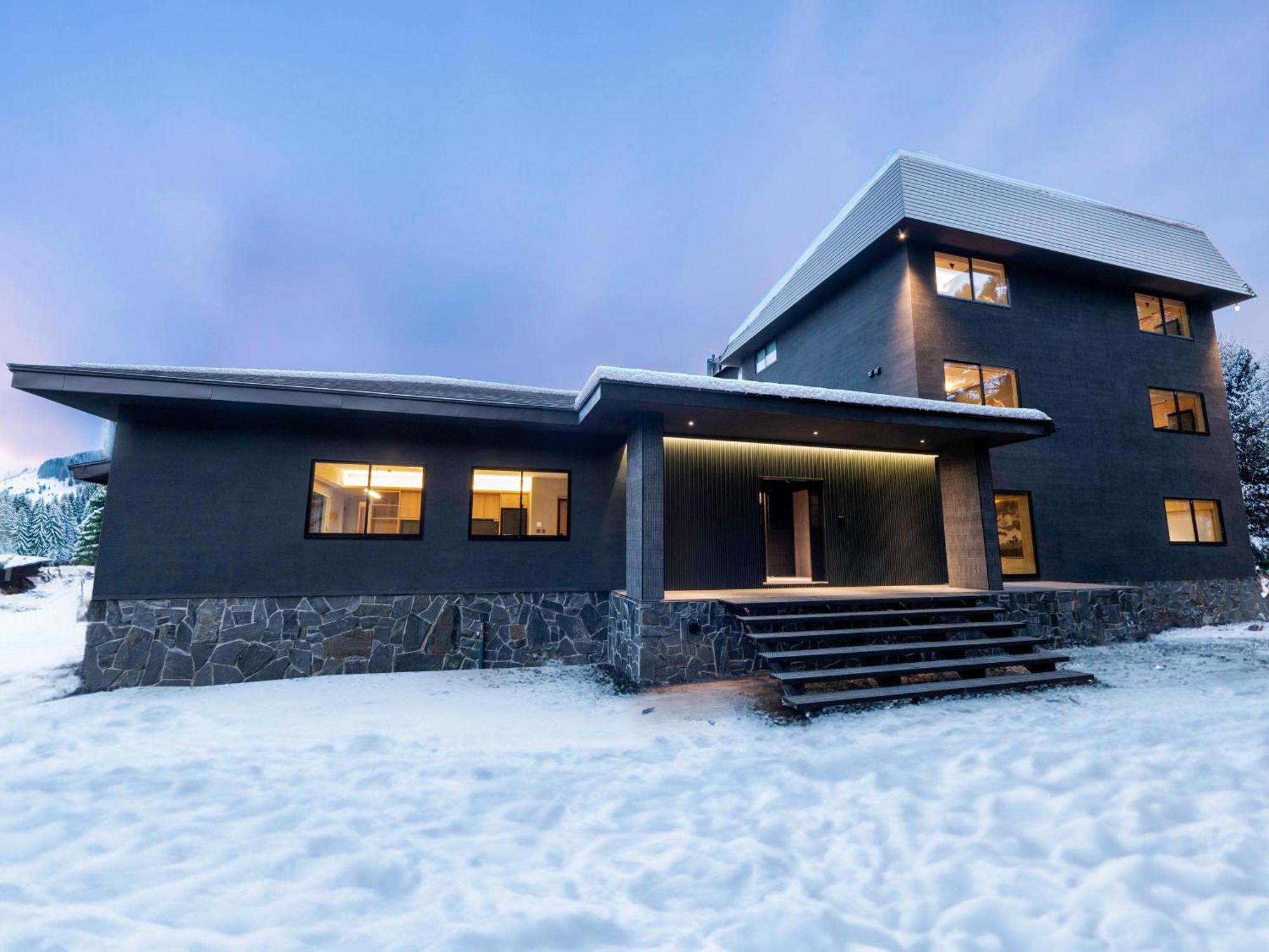 Ski Inn Hakuba, Iwatake Екстер'єр фото
