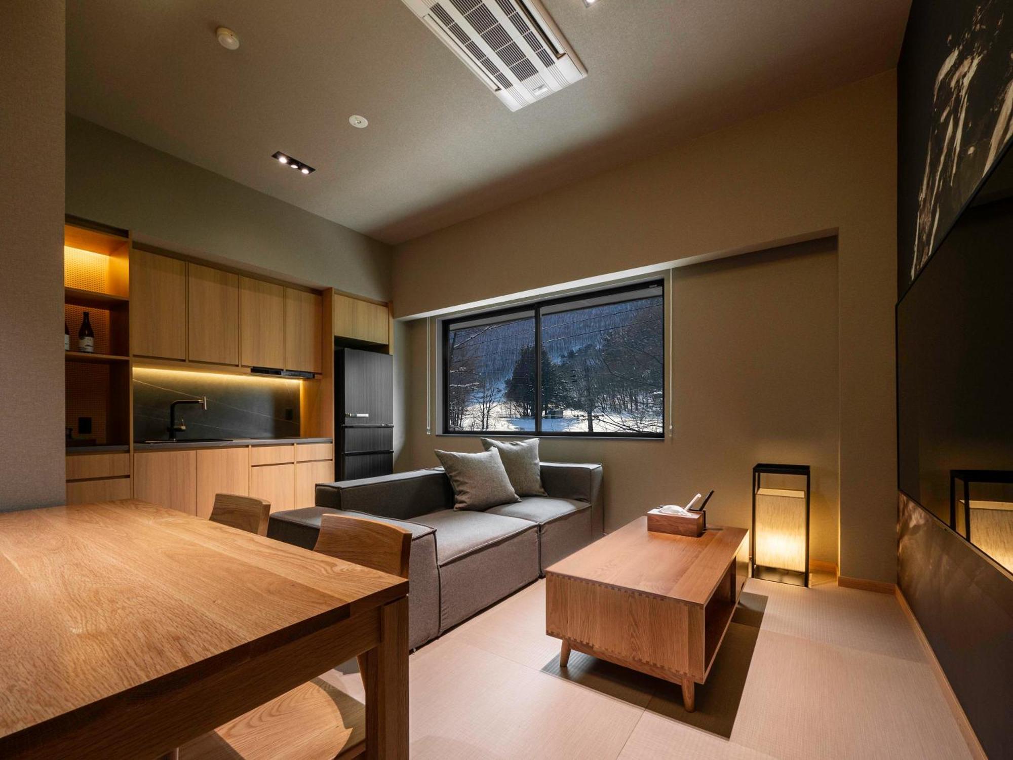 Ski Inn Hakuba, Iwatake Екстер'єр фото